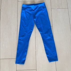 Lululemon women’s blue leggings (7/8) size 4